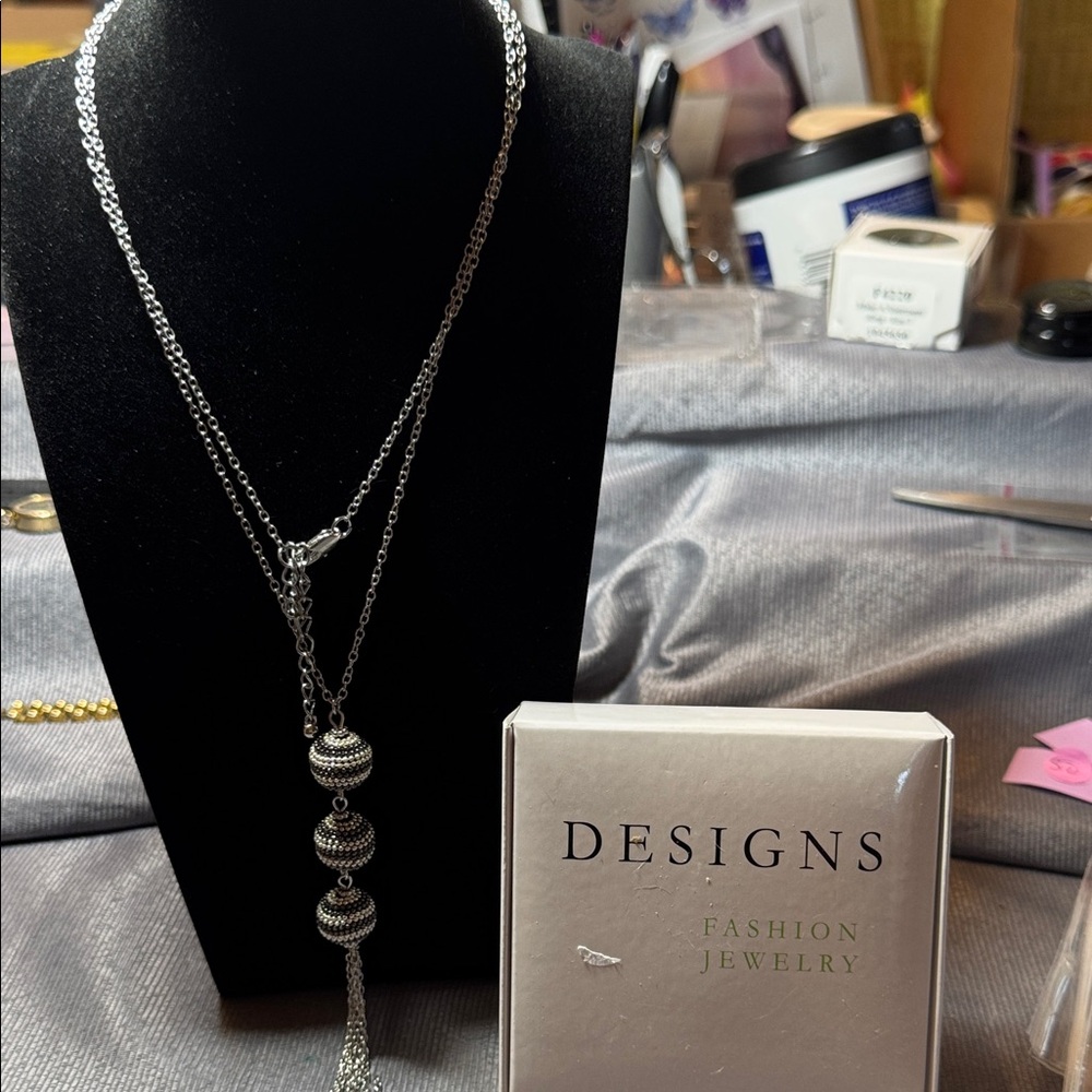 Elegant Silver Necklace with Beaded Tassel